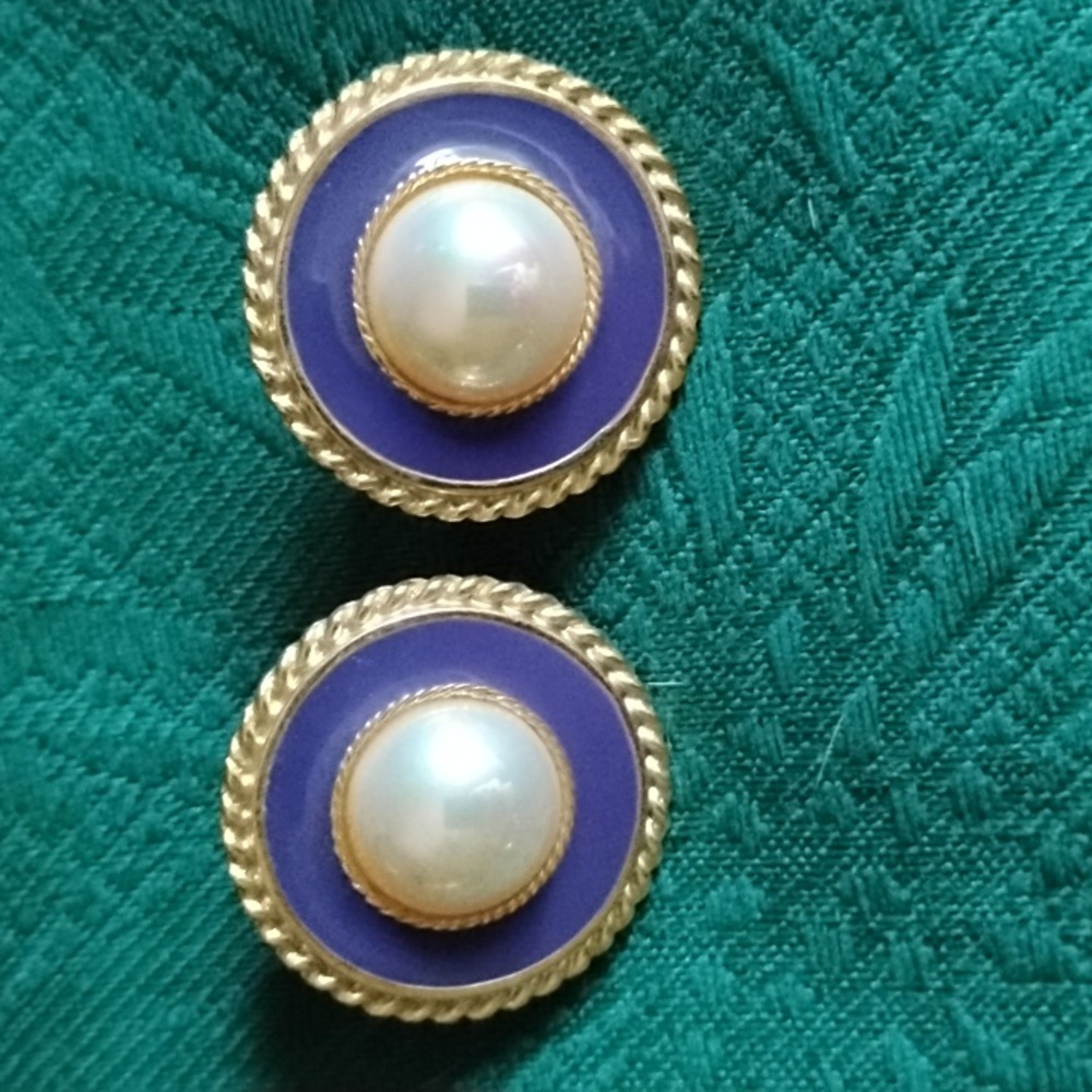 Vintage LIA Lianna Gold and Blue Faux Pearl Stud Earrings - Picture 3 of 5